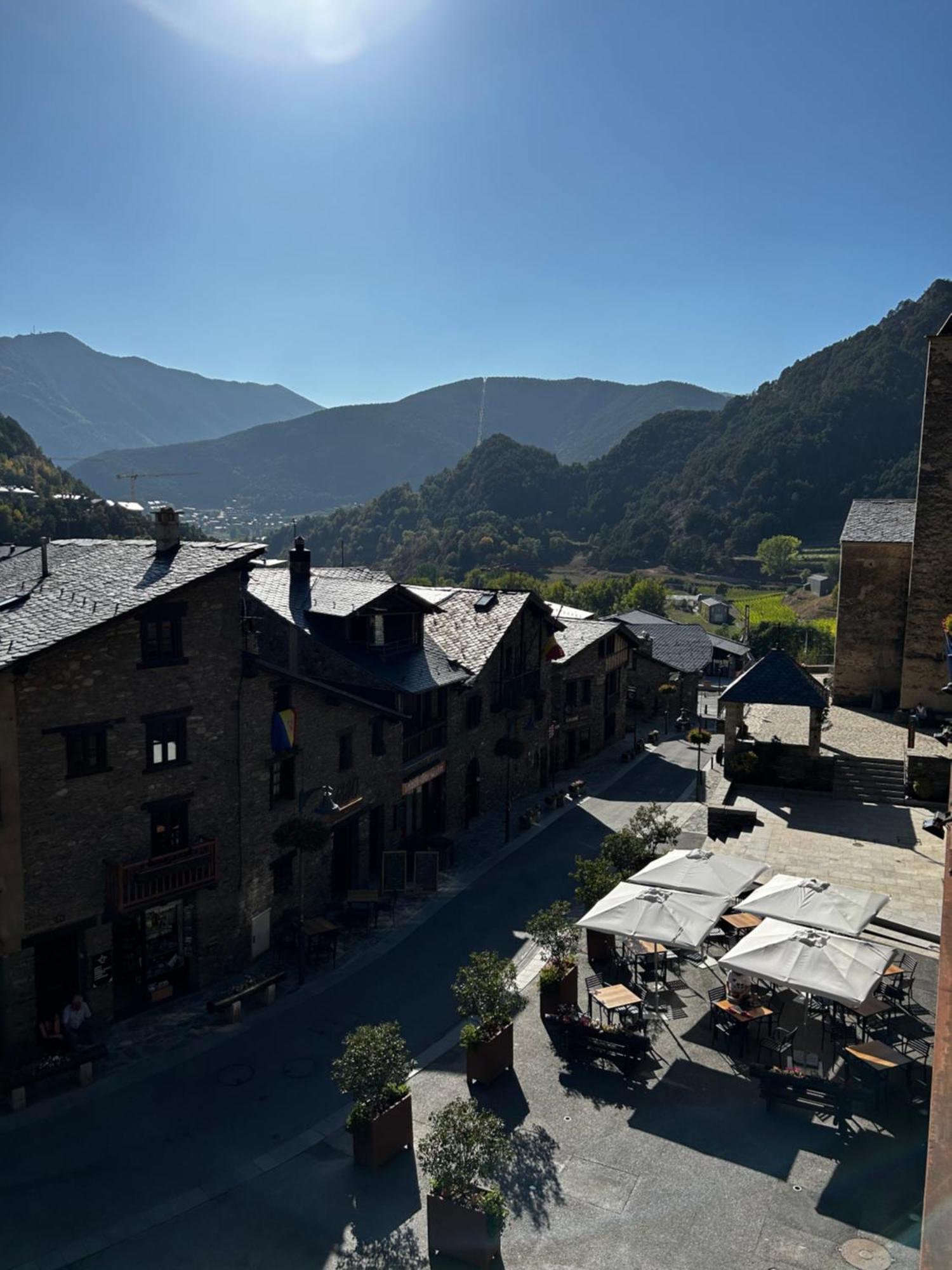 Hotel Santa Barbara De La Vall D'Ordino Exteriör bild