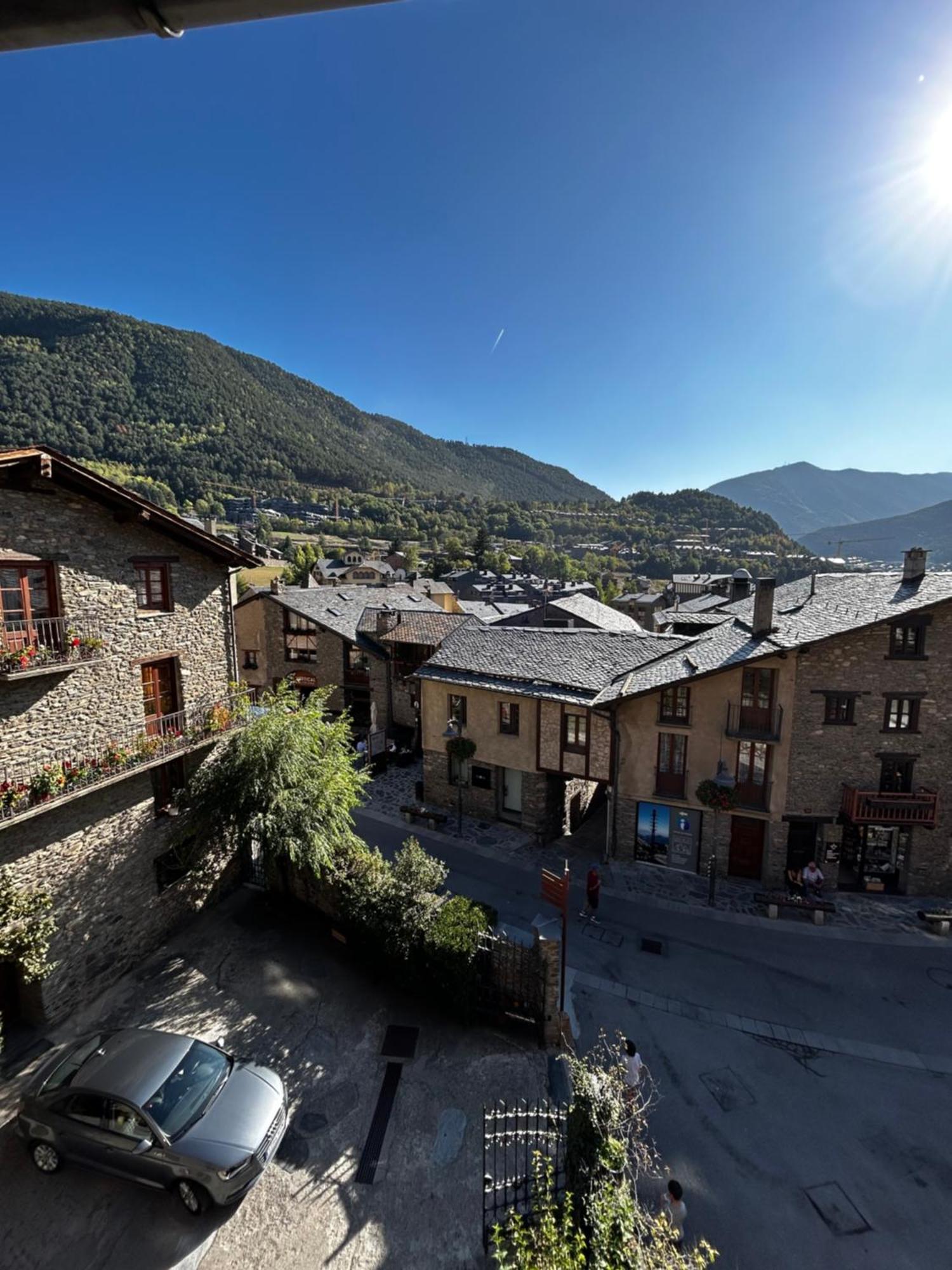 Hotel Santa Barbara De La Vall D'Ordino Exteriör bild