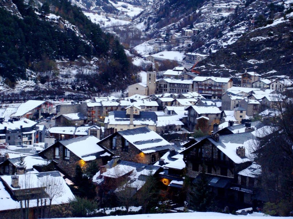 Hotel Santa Barbara De La Vall D'Ordino Exteriör bild