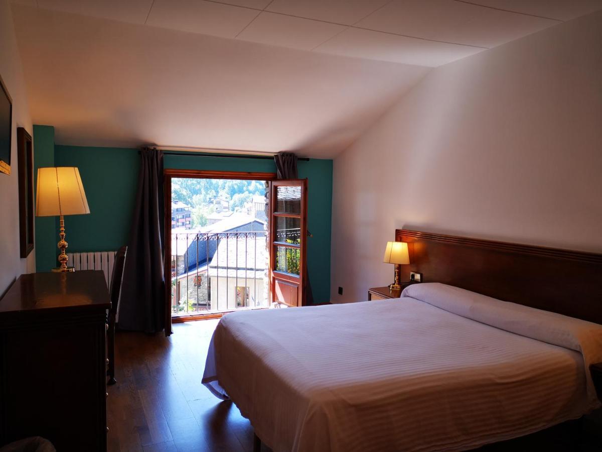 Hotel Santa Barbara De La Vall D'Ordino Exteriör bild