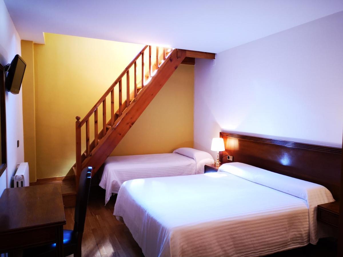 Hotel Santa Barbara De La Vall D'Ordino Exteriör bild