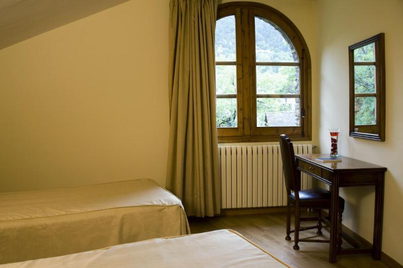 Hotel Santa Barbara De La Vall D'Ordino Exteriör bild